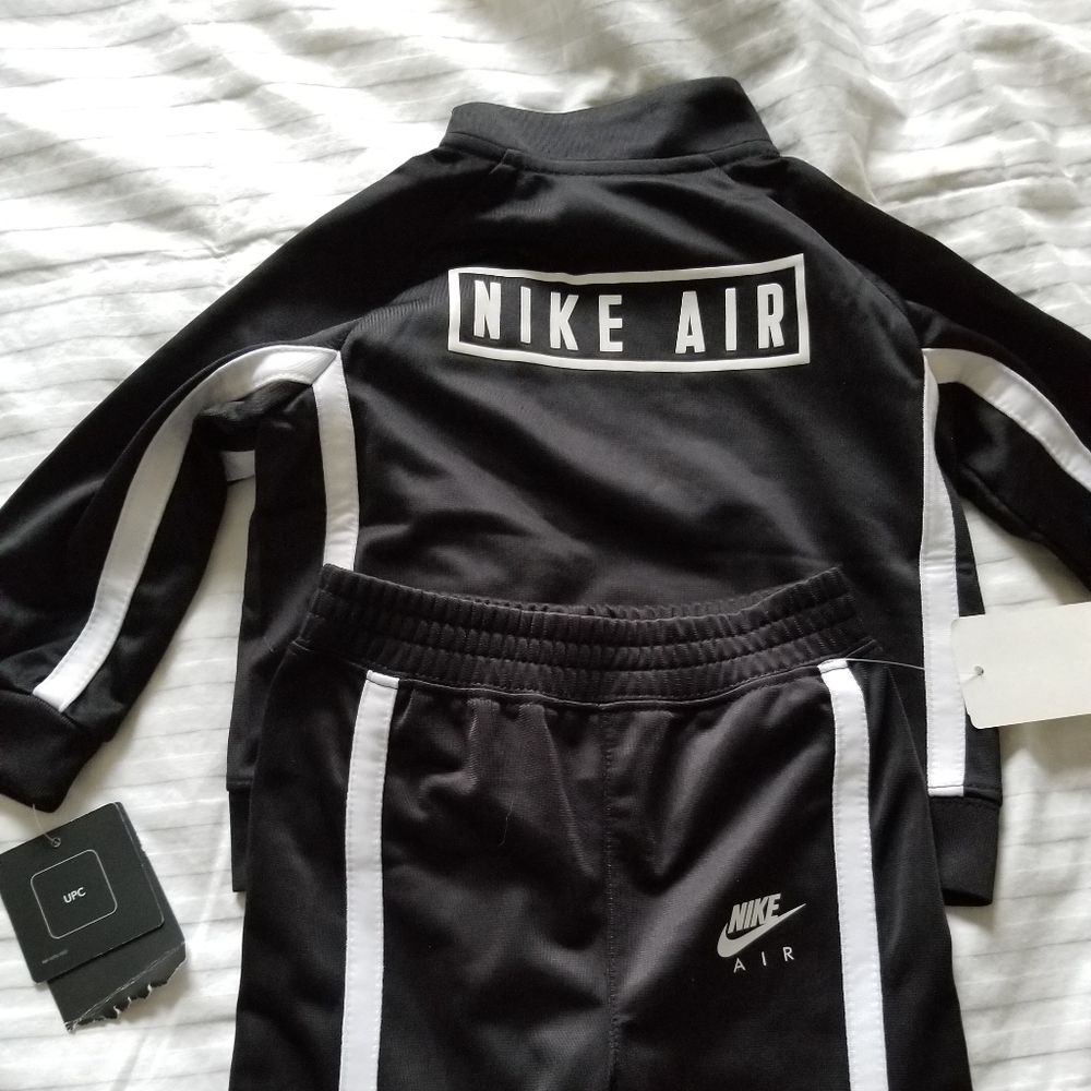 Boys Nike track suit 18 months *new*
